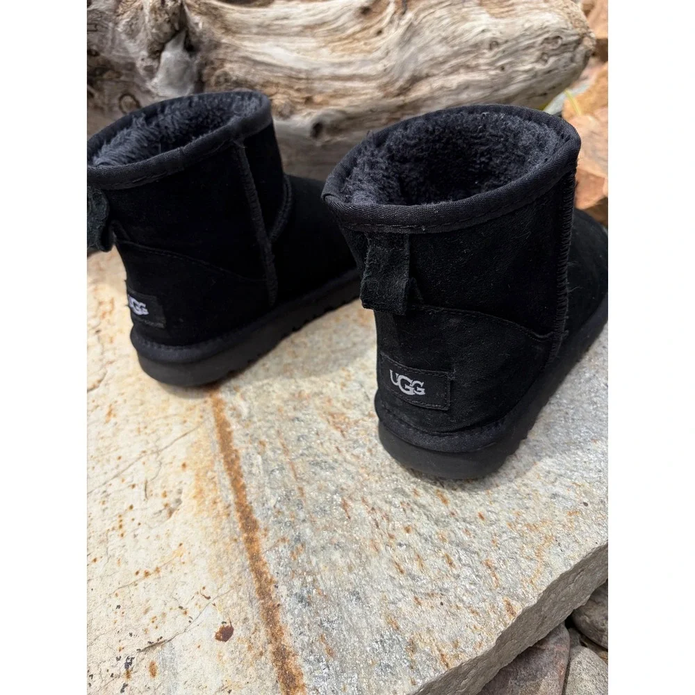 UGG Classic Mini Black Suede Shearling‎ Lined Ankle Boots Womens Size 38
